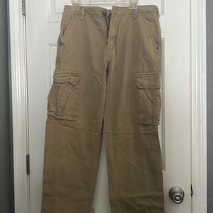 Men’s khaki cargo pants size 32/32